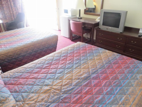 Traveler's Lodge image 16